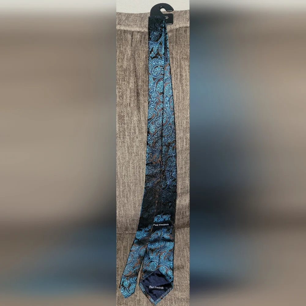Paul Fredrick‎ 100% Silk Neck Tie Made In Italy